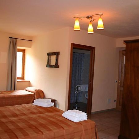 Hotel La Ginestra Cesana Torinese Exterior foto